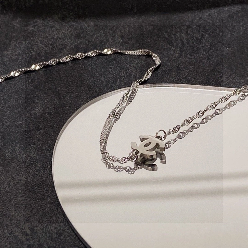 Sophisticated Chxnxl Necklaces 284044