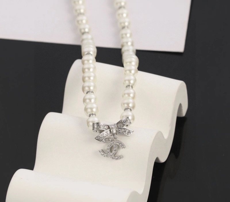 Lightweight Chxnxl Necklaces 288189