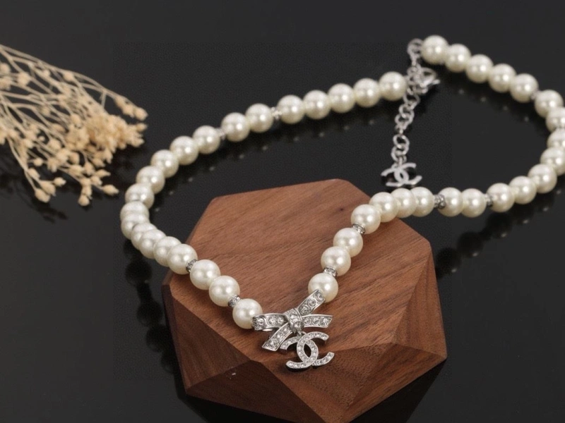 Lightweight Chxnxl Necklaces 288189