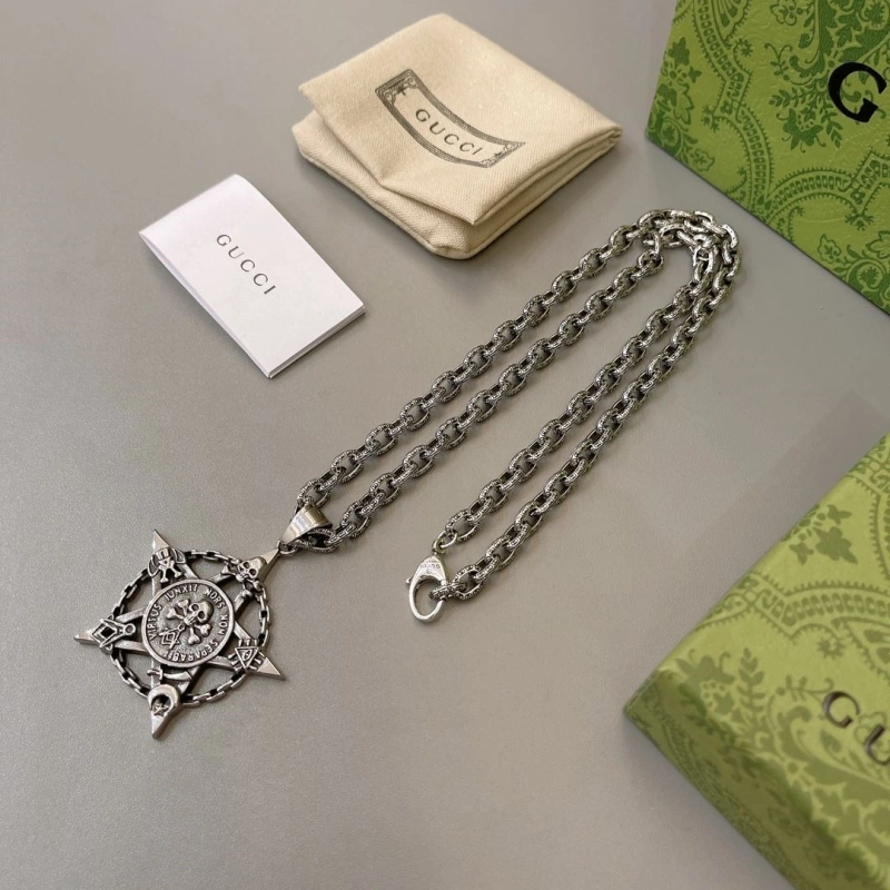 Bright Chrxmx Hxxrts Necklaces 299568