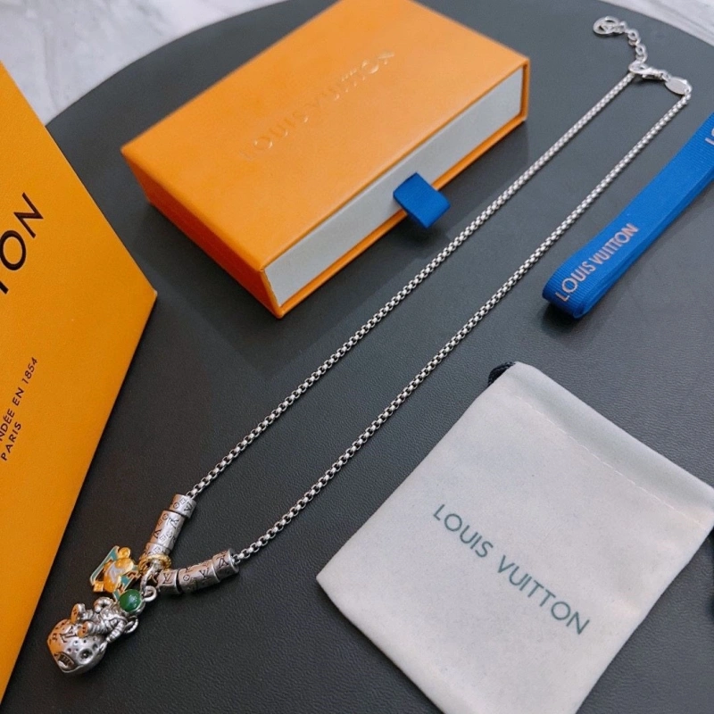 Sleek LX Necklaces 310688
