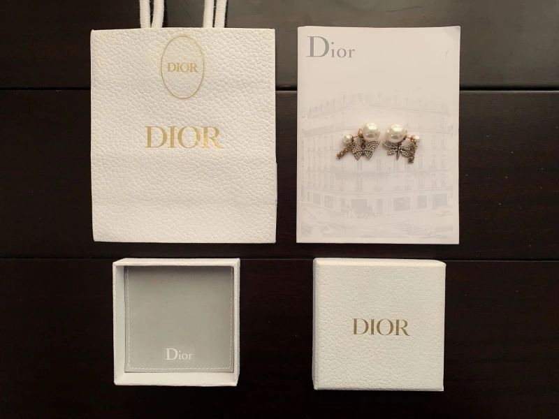 Christian Dxxr Earrings Fashionable 294853