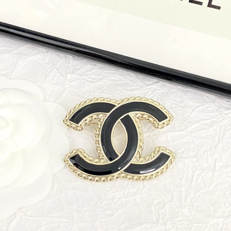 Cozy Chxnxl Brooches 289264