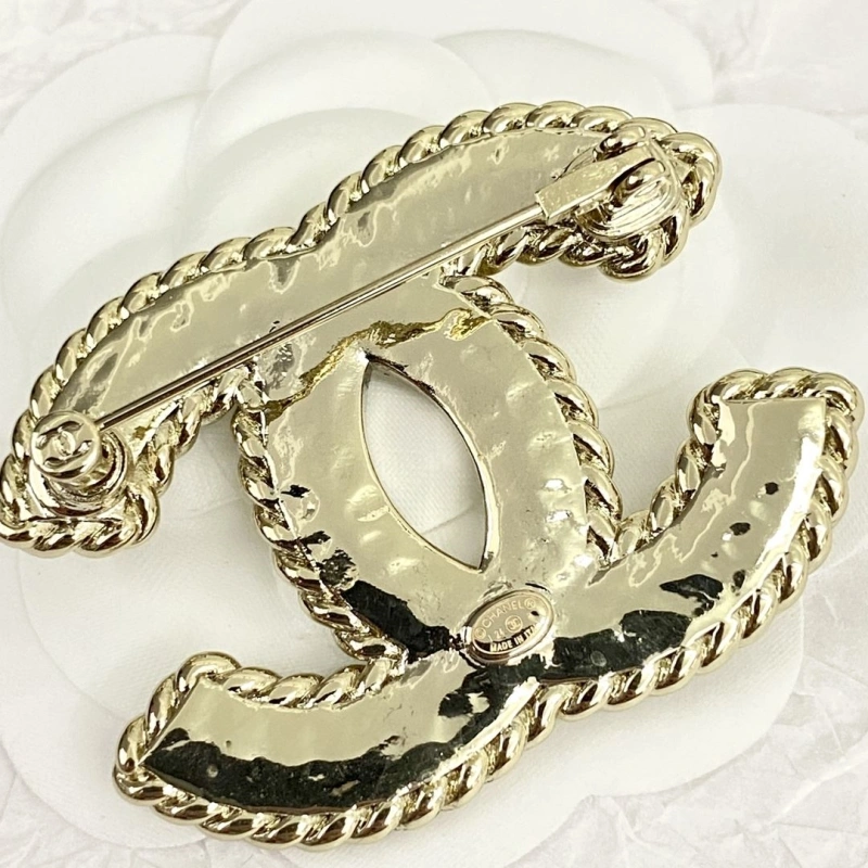 Cozy Chxnxl Brooches 289264