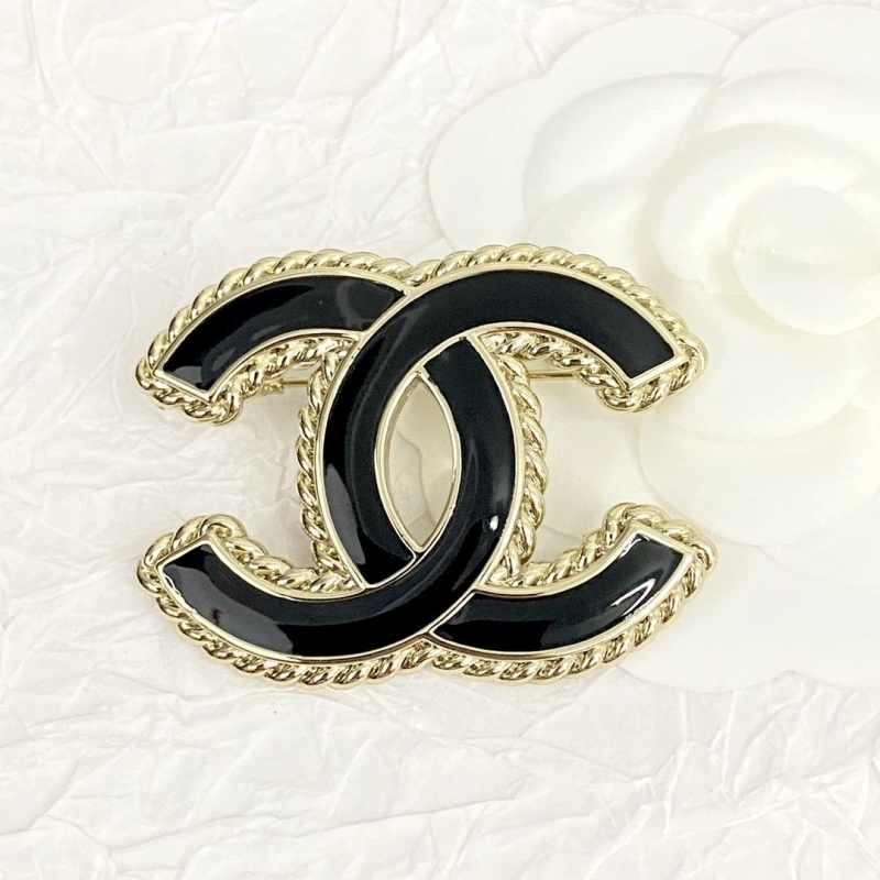 Cozy Chxnxl Brooches 289264