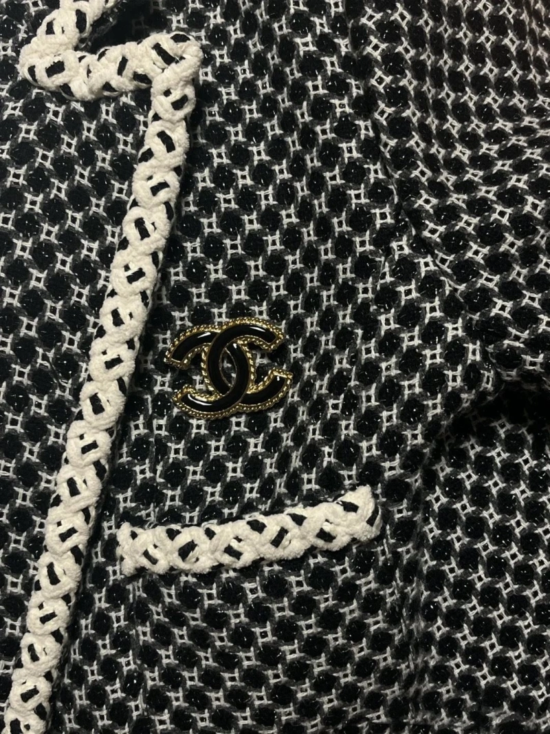 Cozy Chxnxl Brooches 289264