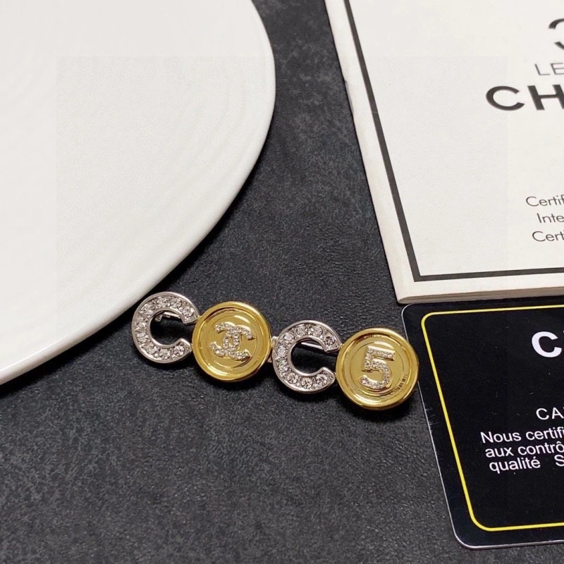 Breathable Chxnxl Brooches 289260