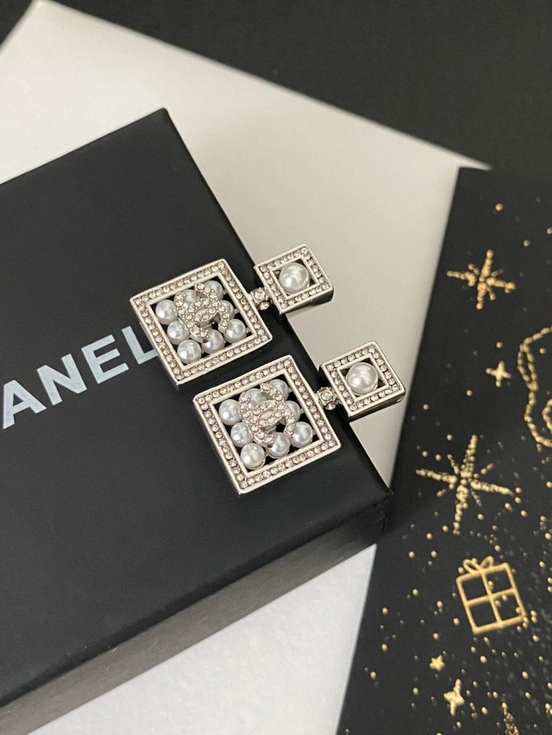 Fashionable Chxnxl Earrings 288814