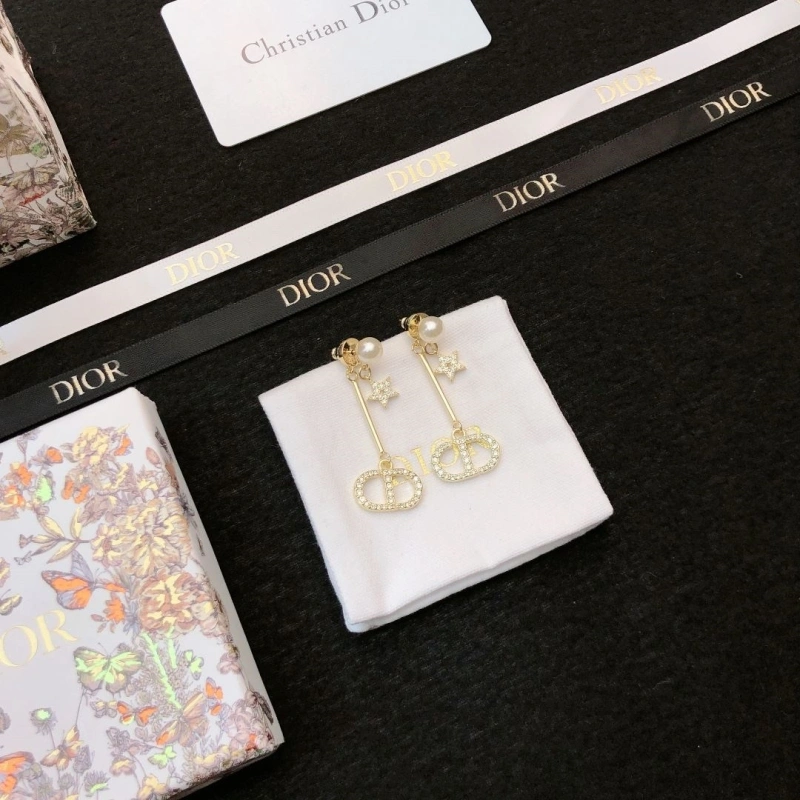 Christian Dxxr Earrings EyeCatching 294840