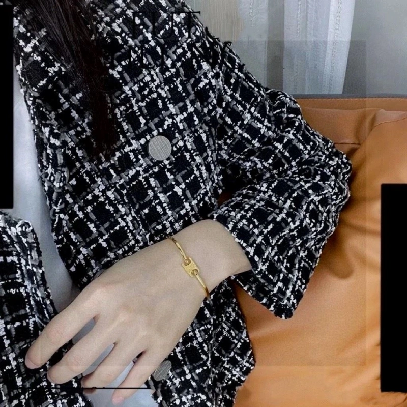 Minimalist Cxlxne Bracelets 283642