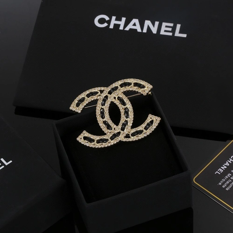 Bold Chxnxl Brooches 289261