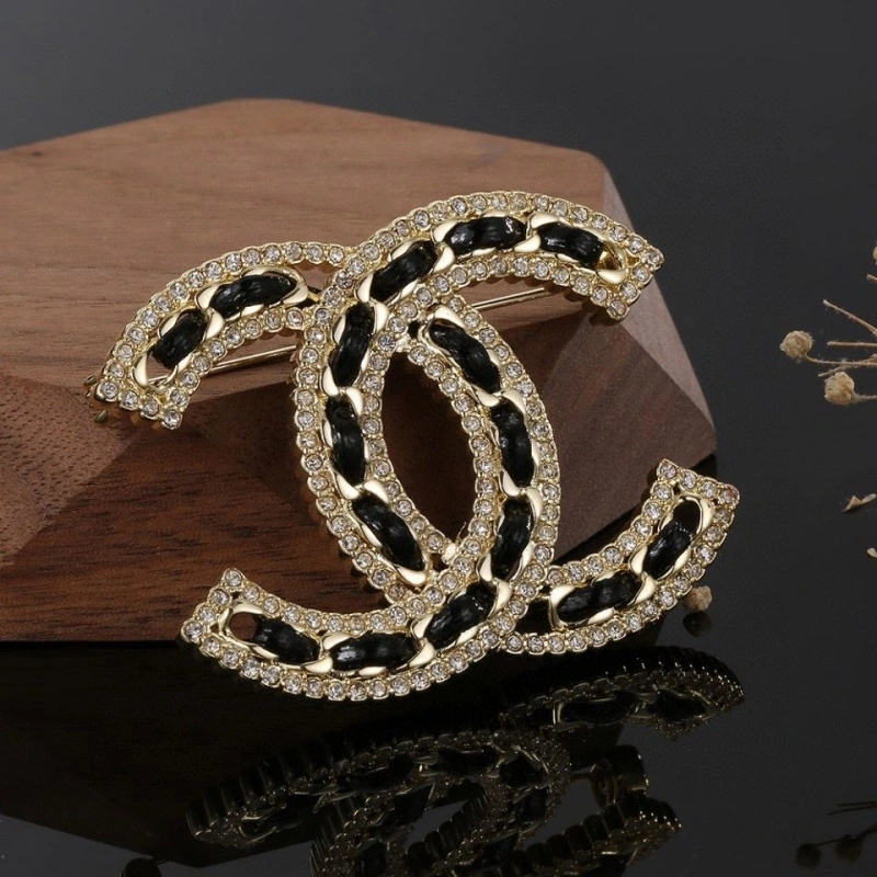 Bold Chxnxl Brooches 289261