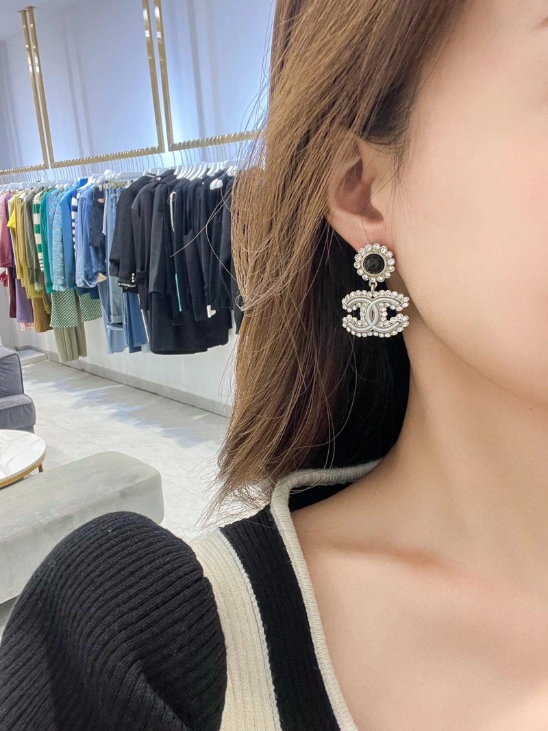 Elegant Chxnxl Earrings 288818