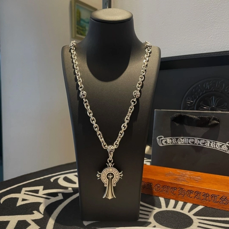 Affordable Chrxmx Hxxrts Necklaces 299531