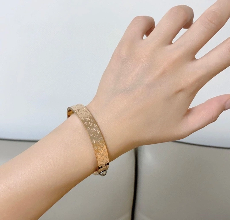 Fashionable LX Bracelets 311153