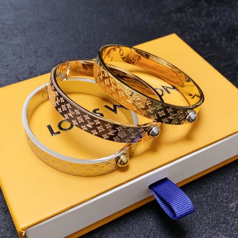 Fashionable LX Bracelets 311153