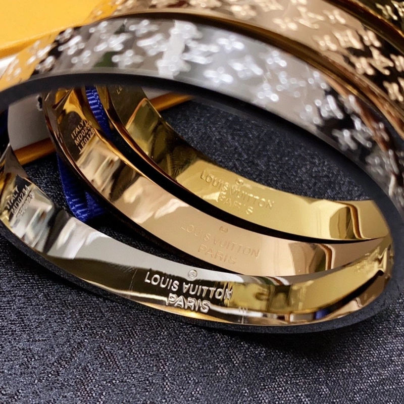 Fashionable LX Bracelets 311153