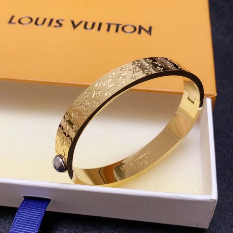 Fashionable LX Bracelets 311153