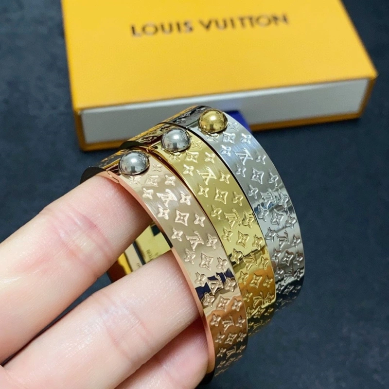 Fashionable LX Bracelets 311153