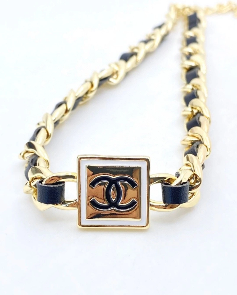 Breathable Chxnxl Necklaces 288174