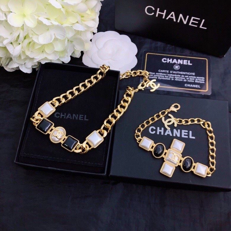 Flexible Chxnxl Necklaces 288169