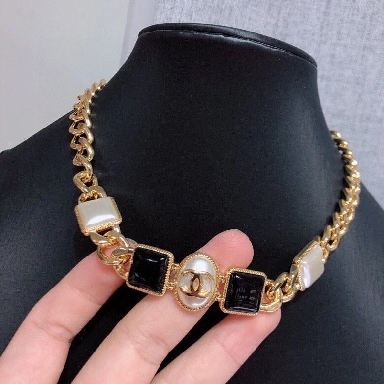 Flexible Chxnxl Necklaces 288169