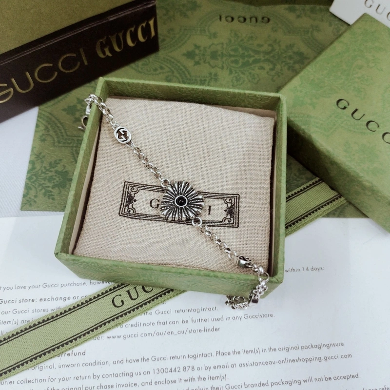 Fashionable Gxccx Bracelets 305587