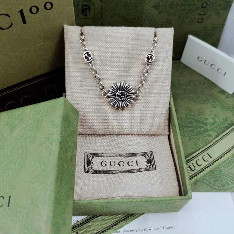 Fashionable Gxccx Bracelets 305587