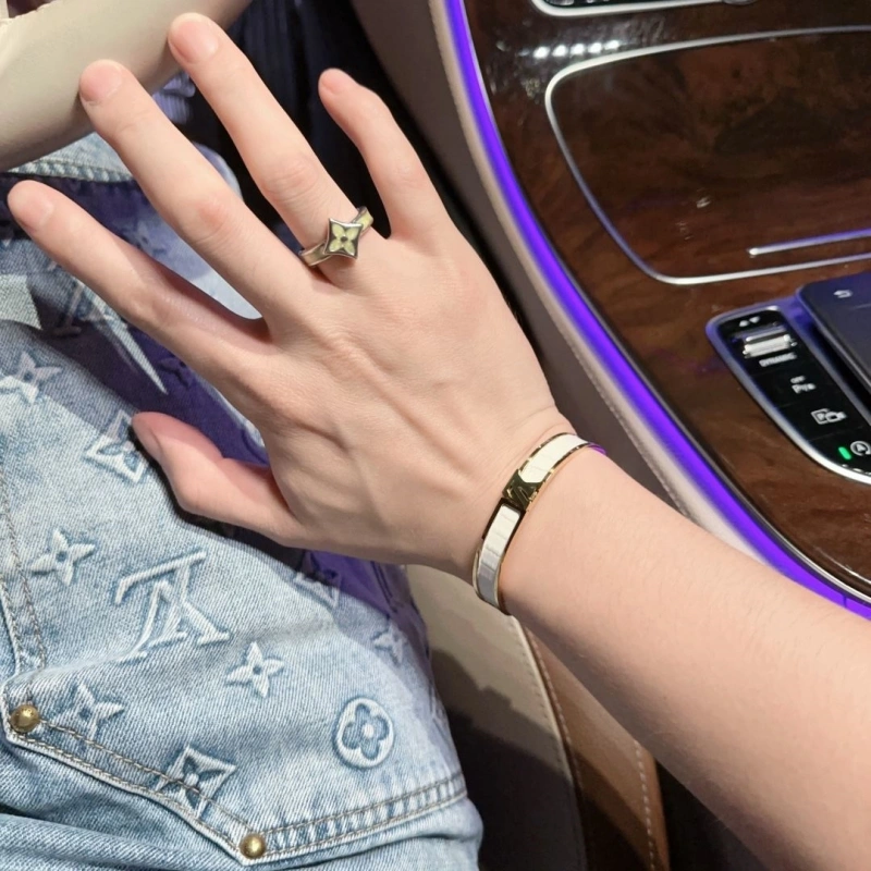 Affordable LX Bracelets 311143