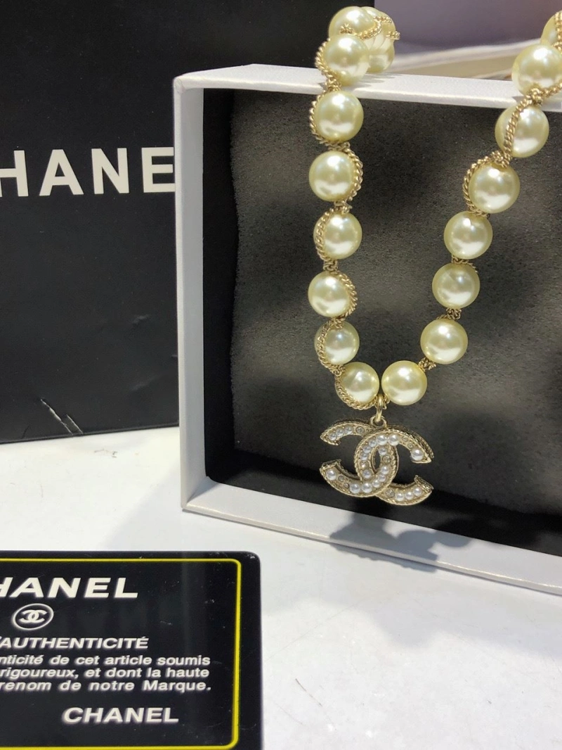 Compact Chxnxl Necklaces 288154