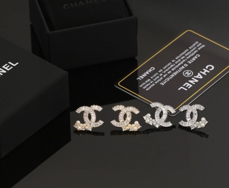 Sleek Chxnxl Earrings 284036