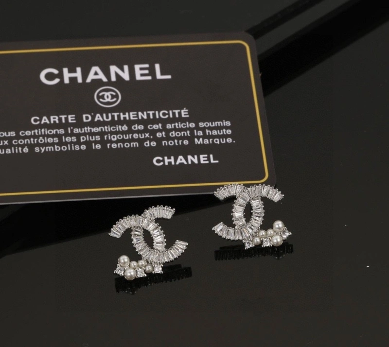 Sleek Chxnxl Earrings 284036