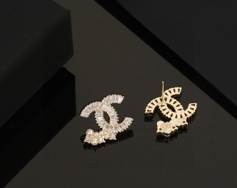 Sleek Chxnxl Earrings 284036