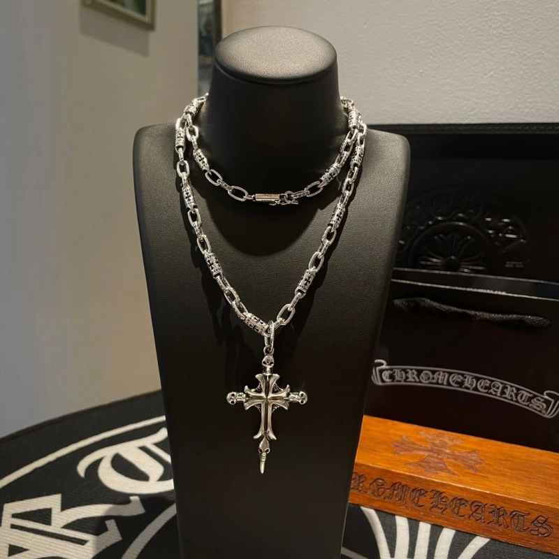 Stylish Chrxmx Hxxrts Necklaces 299512
