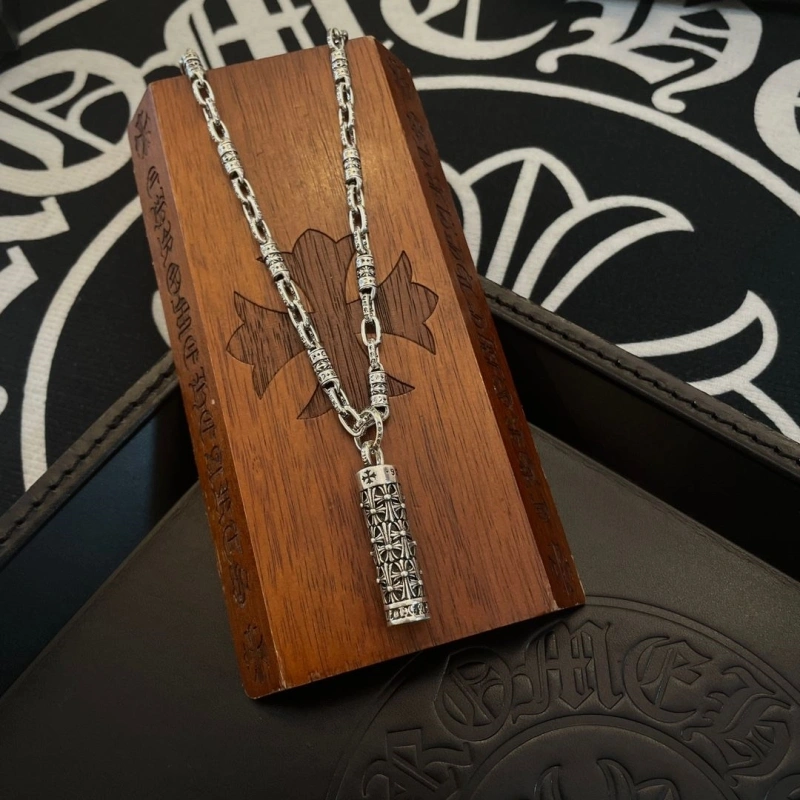 Sleek Chrxmx Hxxrts Necklaces 299506
