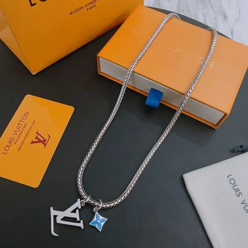 Trendsetting LX Necklaces 310615
