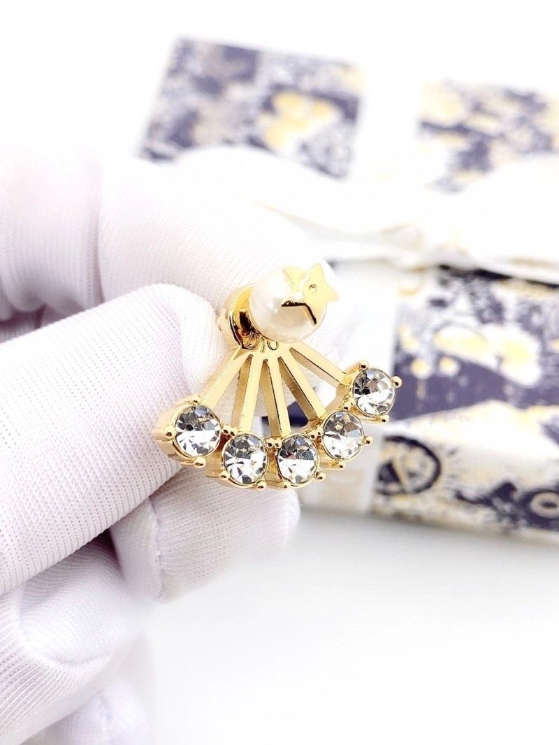 HighQuality Christian Dxxr Earrings 294809