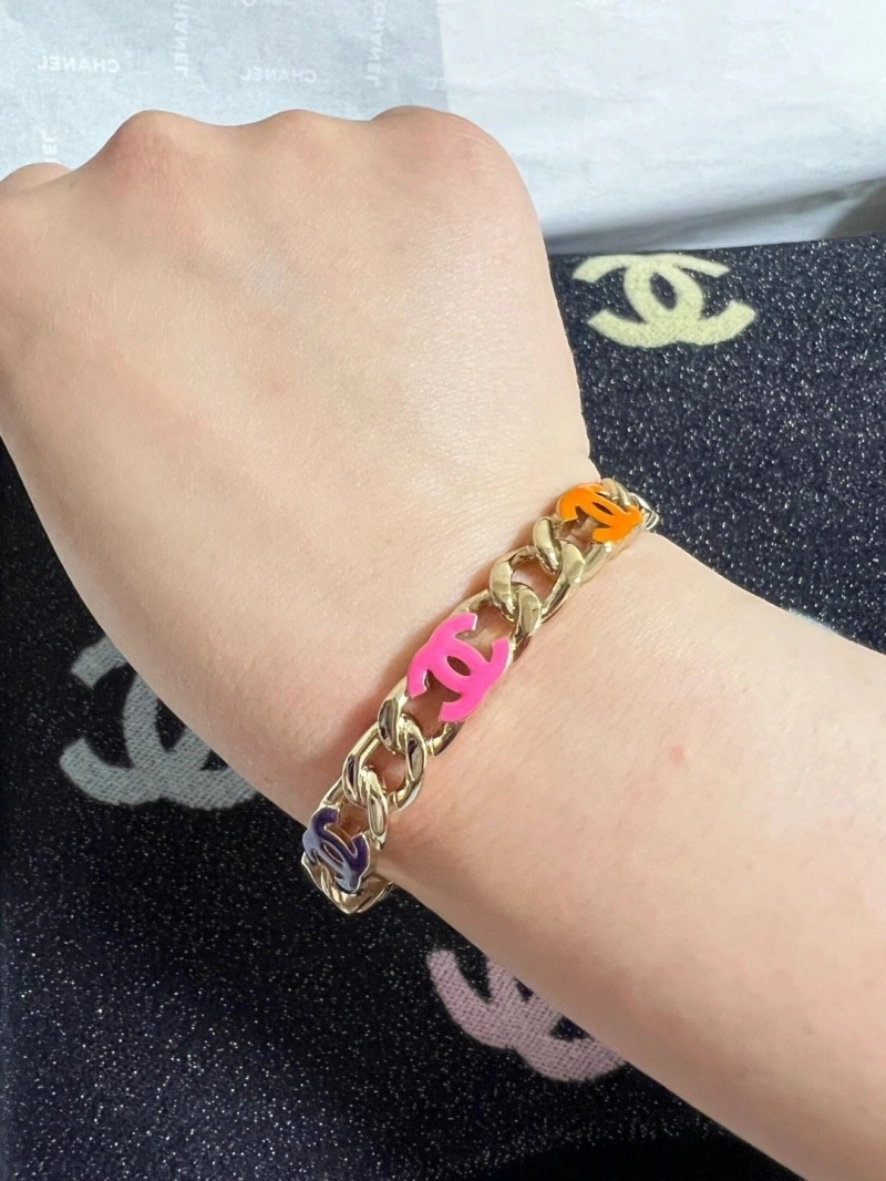 Modern Chxnxl Bracelets 289394