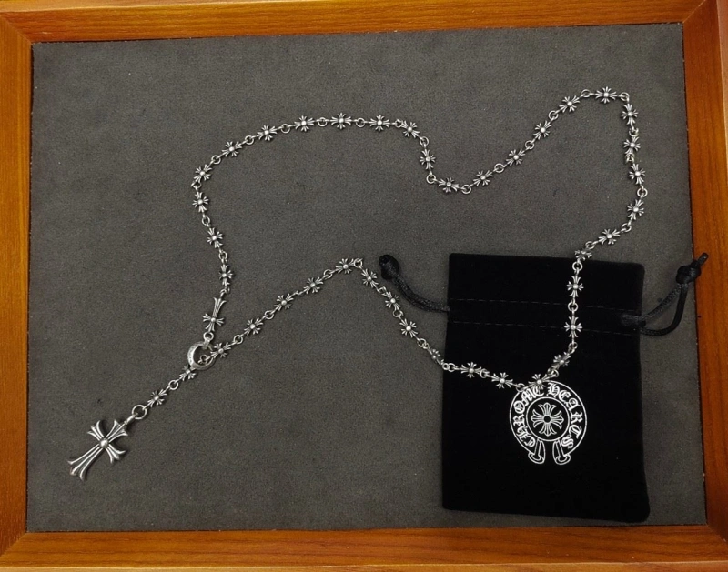 Chrxmx Hxxrts Necklaces Stylish 299495
