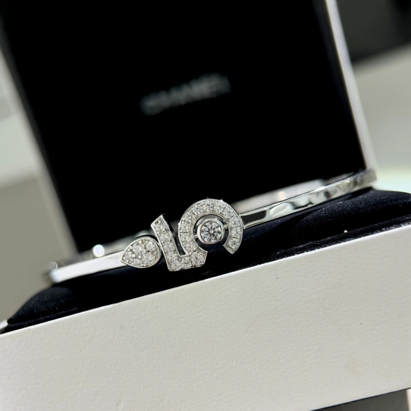 Sleek Chxnxl Bracelets 289388