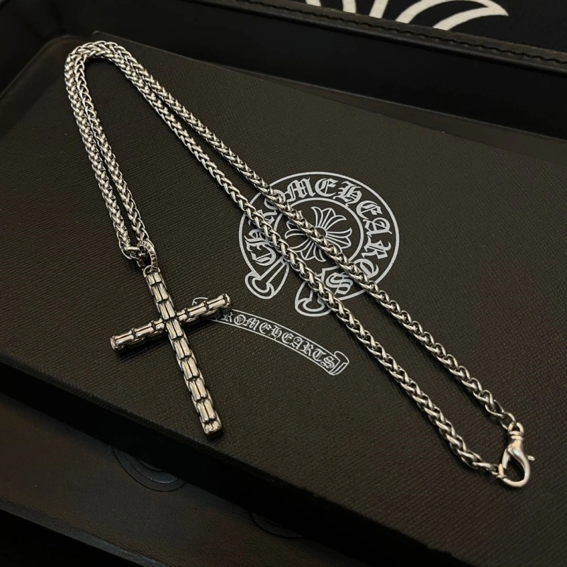 EasyMatch Chrxmx Hxxrts Necklaces 299493
