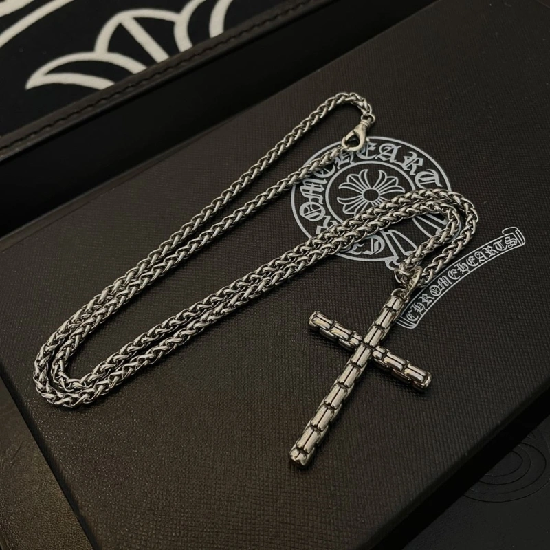 EasyMatch Chrxmx Hxxrts Necklaces 299493
