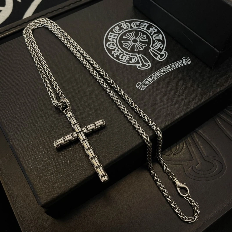 EasyMatch Chrxmx Hxxrts Necklaces 299493