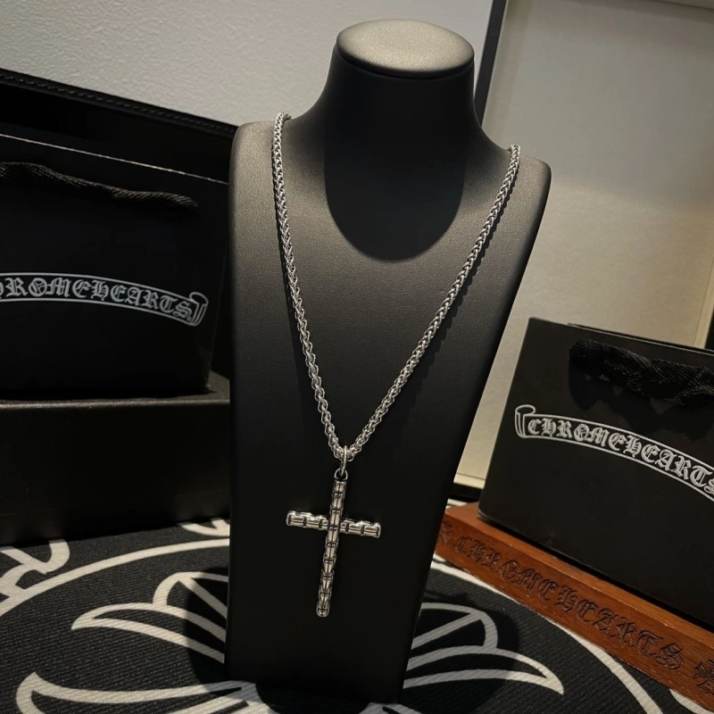 EasyMatch Chrxmx Hxxrts Necklaces 299493