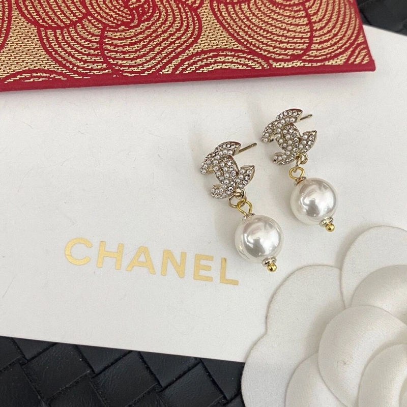 Efficient Chxnxl Earrings 288716