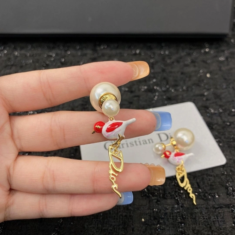 Christian Dxxr Earrings Lightweight 294811