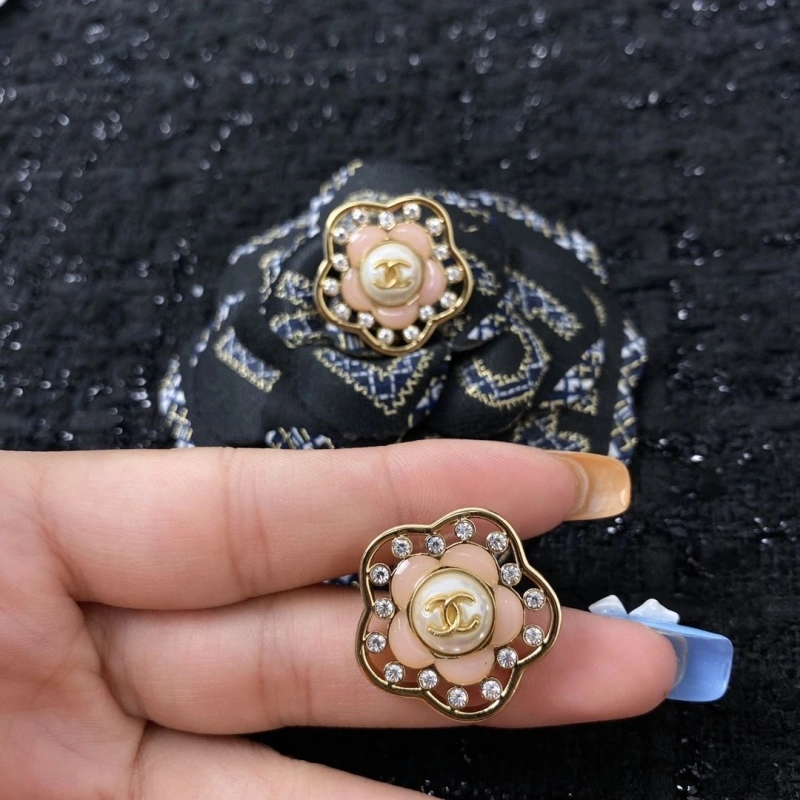 Fashionable Chxnxl Earrings 288698