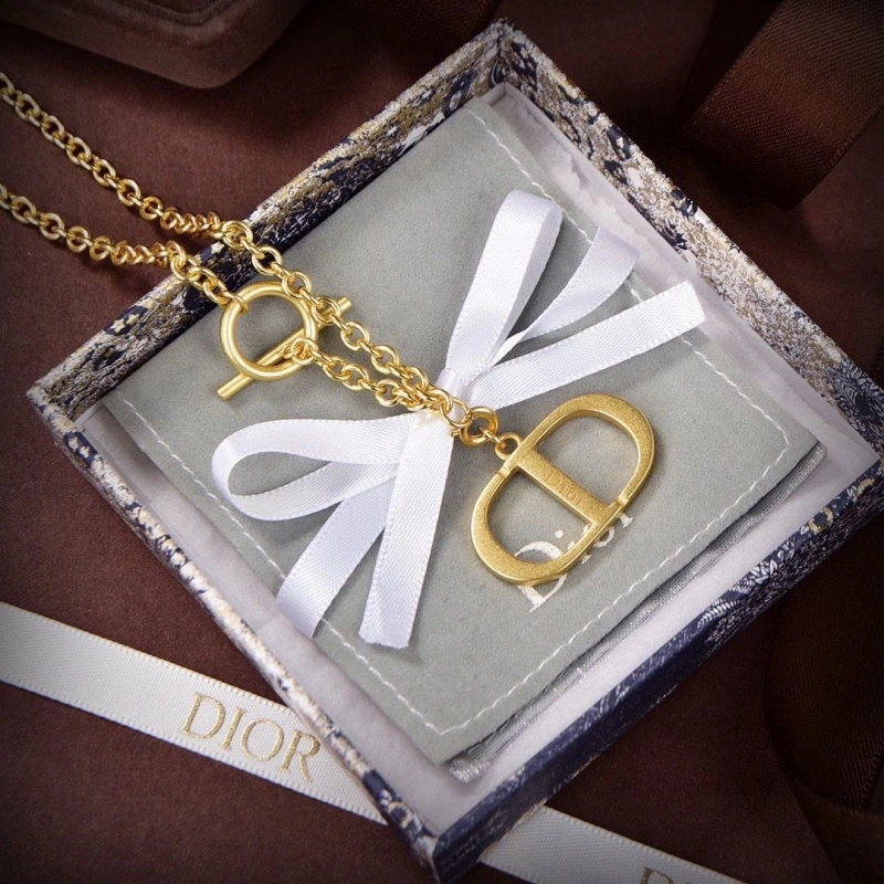 Christian Dxxr Necklaces Versatile 294702