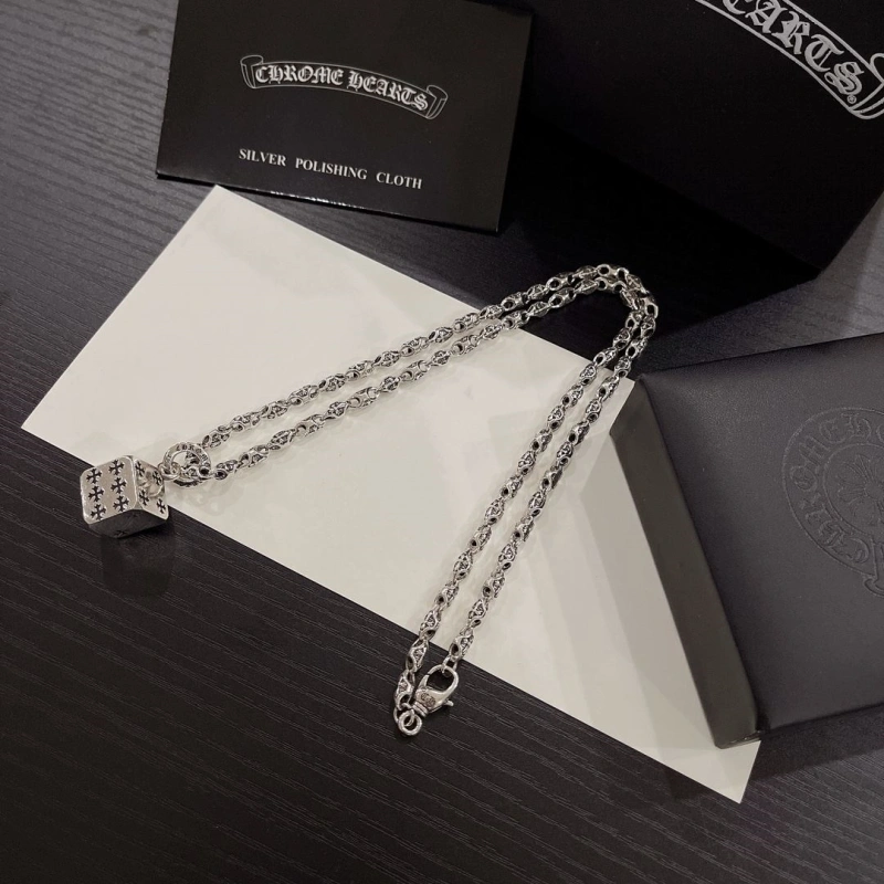 GoAnywhere Chrxmx Hxxrts Necklaces 299470