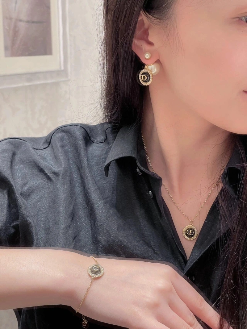 Compact Christian Dxxr Earrings 294827